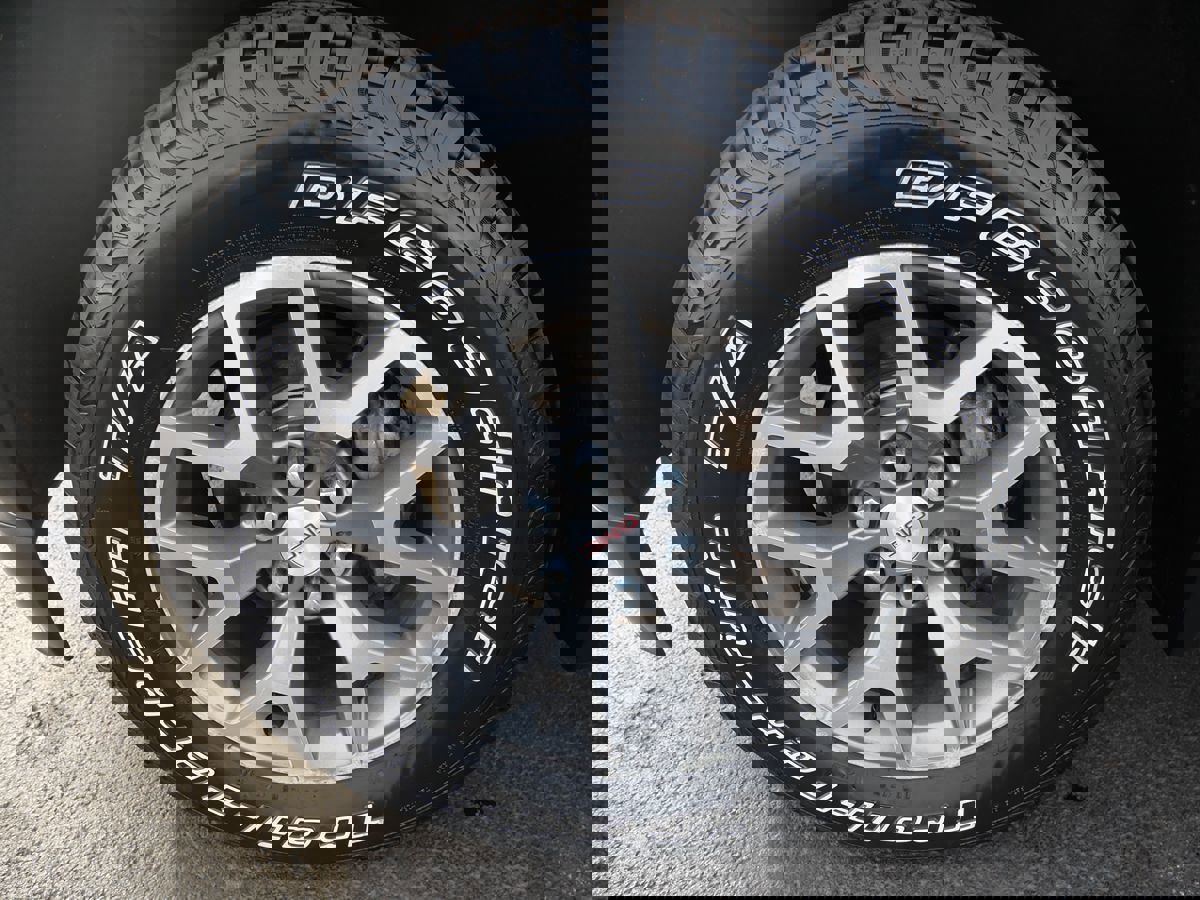 Used 2016 GMC Canyon SLE w/ All Terrain Adventure Package image 31