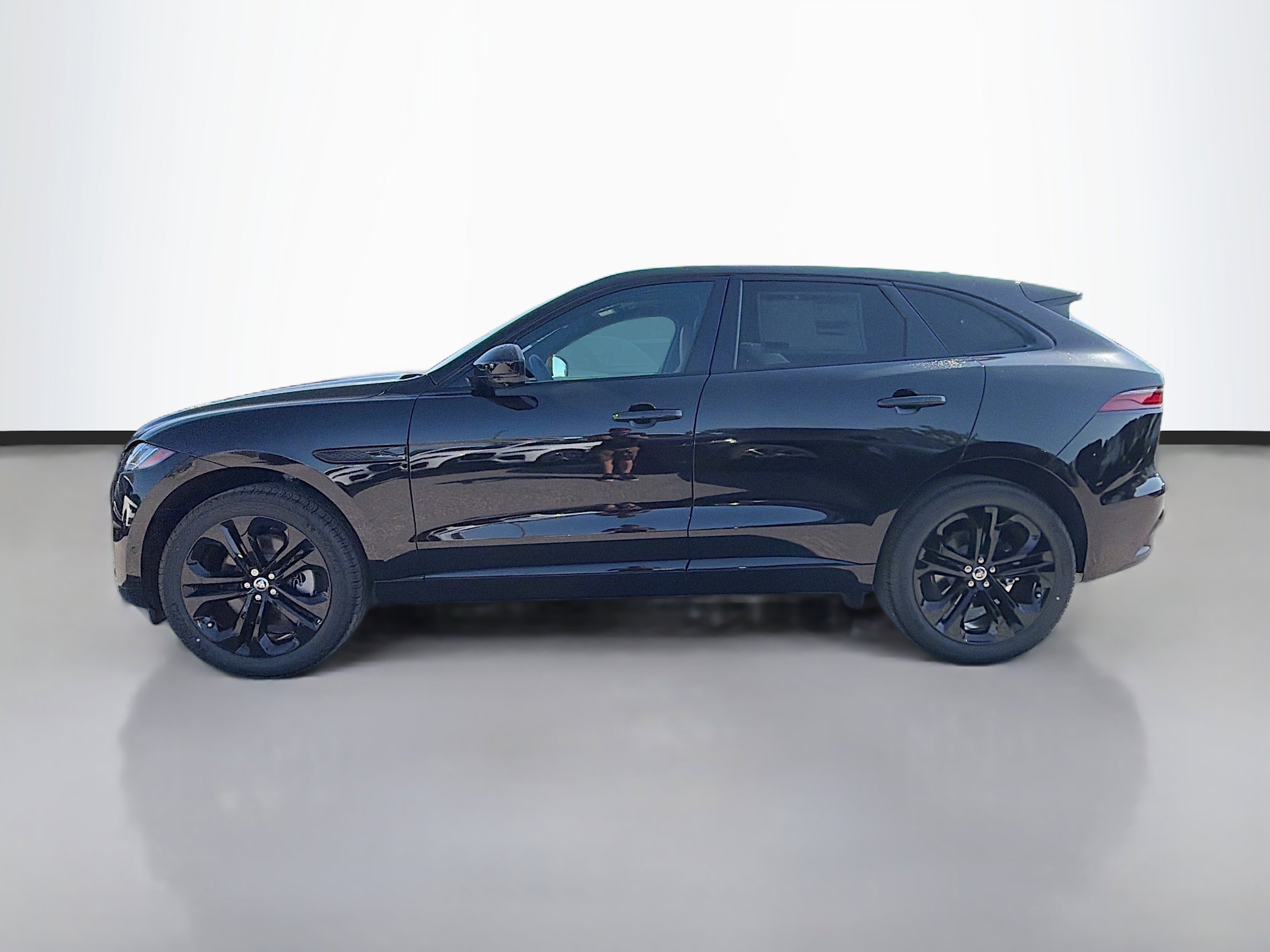 New 2026 Jaguar F-PACE R-Dynamic S AWD/4WD image 2