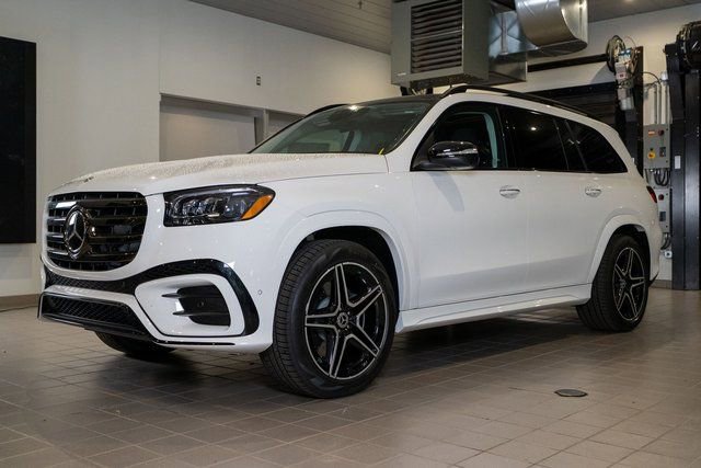 Used 2026 Mercedes-Benz GLS 450 4MATIC image 3