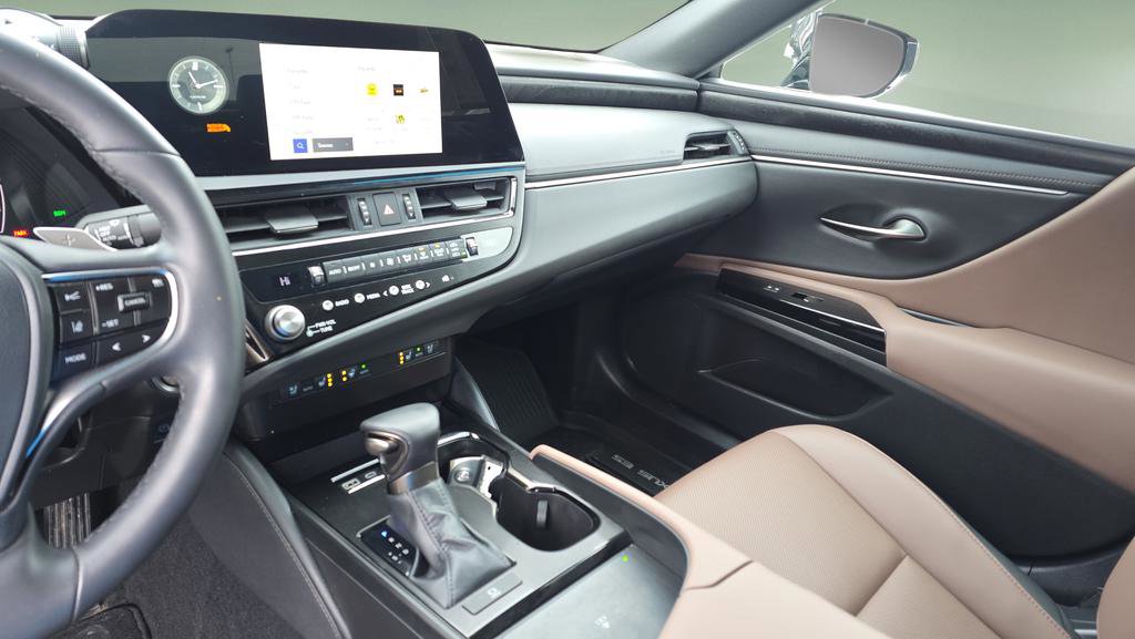 Certified 2024 Lexus ES 350 w/ Premium Package image 23