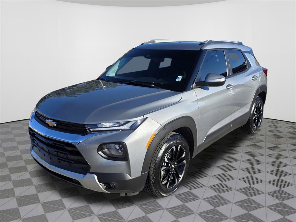 Used 2023 Chevrolet TrailBlazer LT image 2
