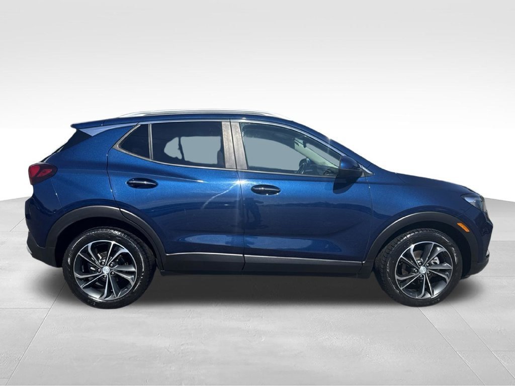 Used 2022 Buick Encore GX Select FWD image 2