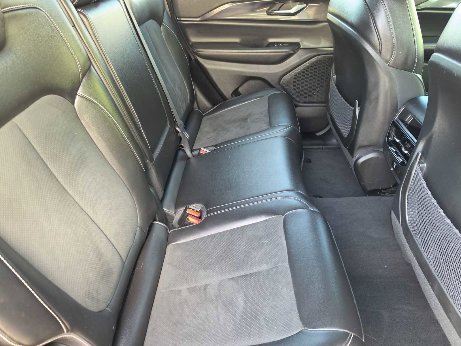 Used 2023 Jeep Grand Cherokee Altitude image 17