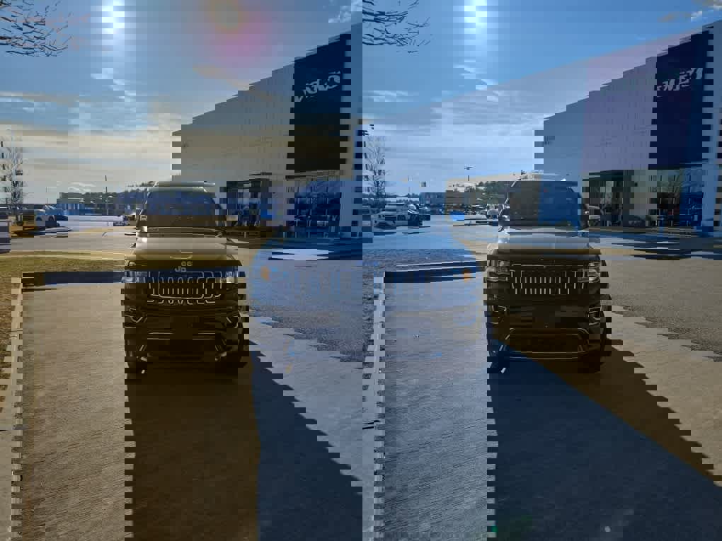 Used 2020 Jeep Grand Cherokee Limited image 3