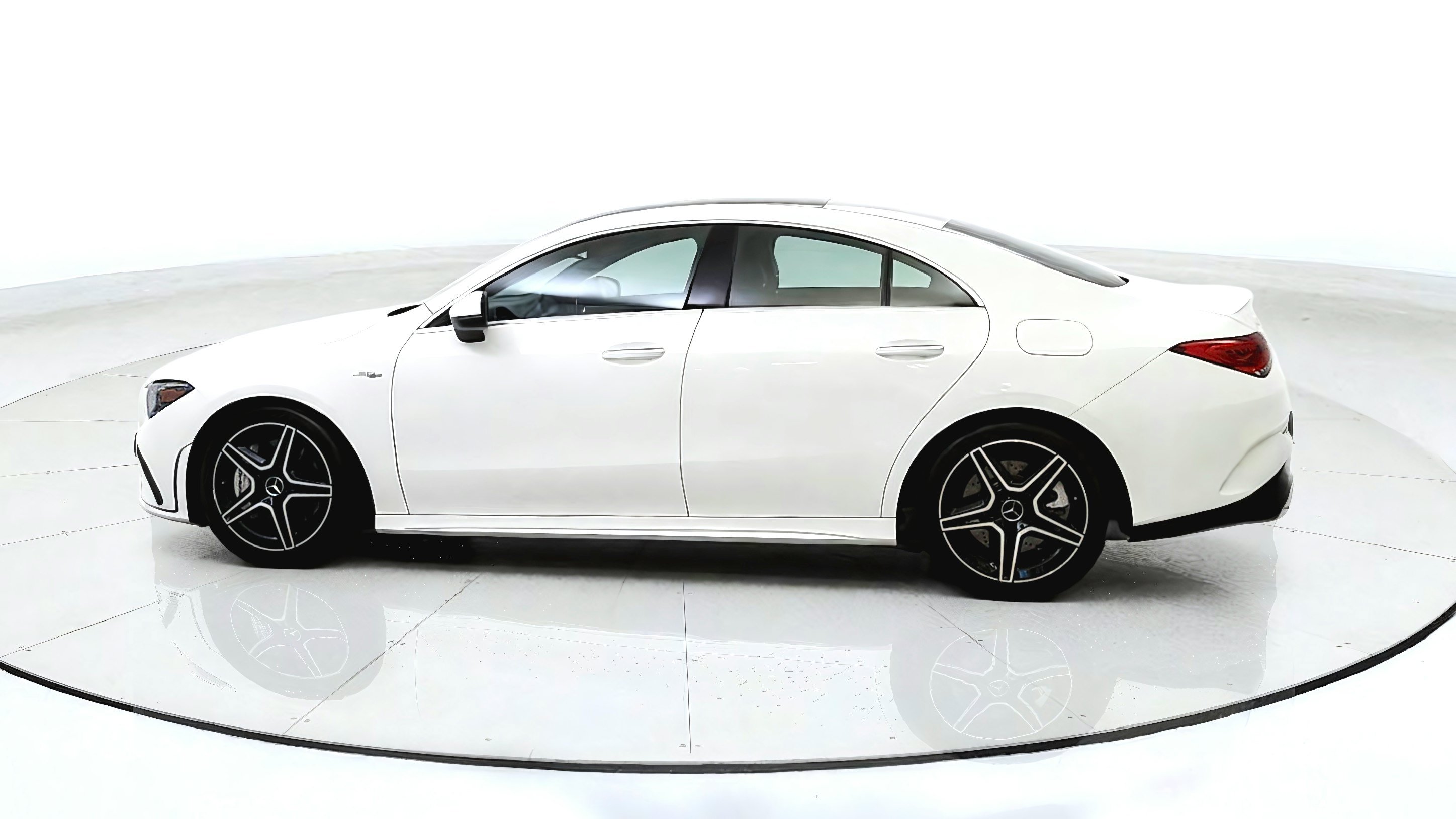 Used 2021 Mercedes-Benz CLA 35 AMG 4MATIC image 4