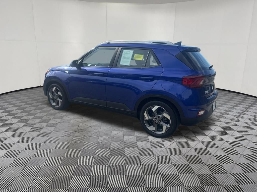 Used 2022 Hyundai Venue Limited FWD image 7