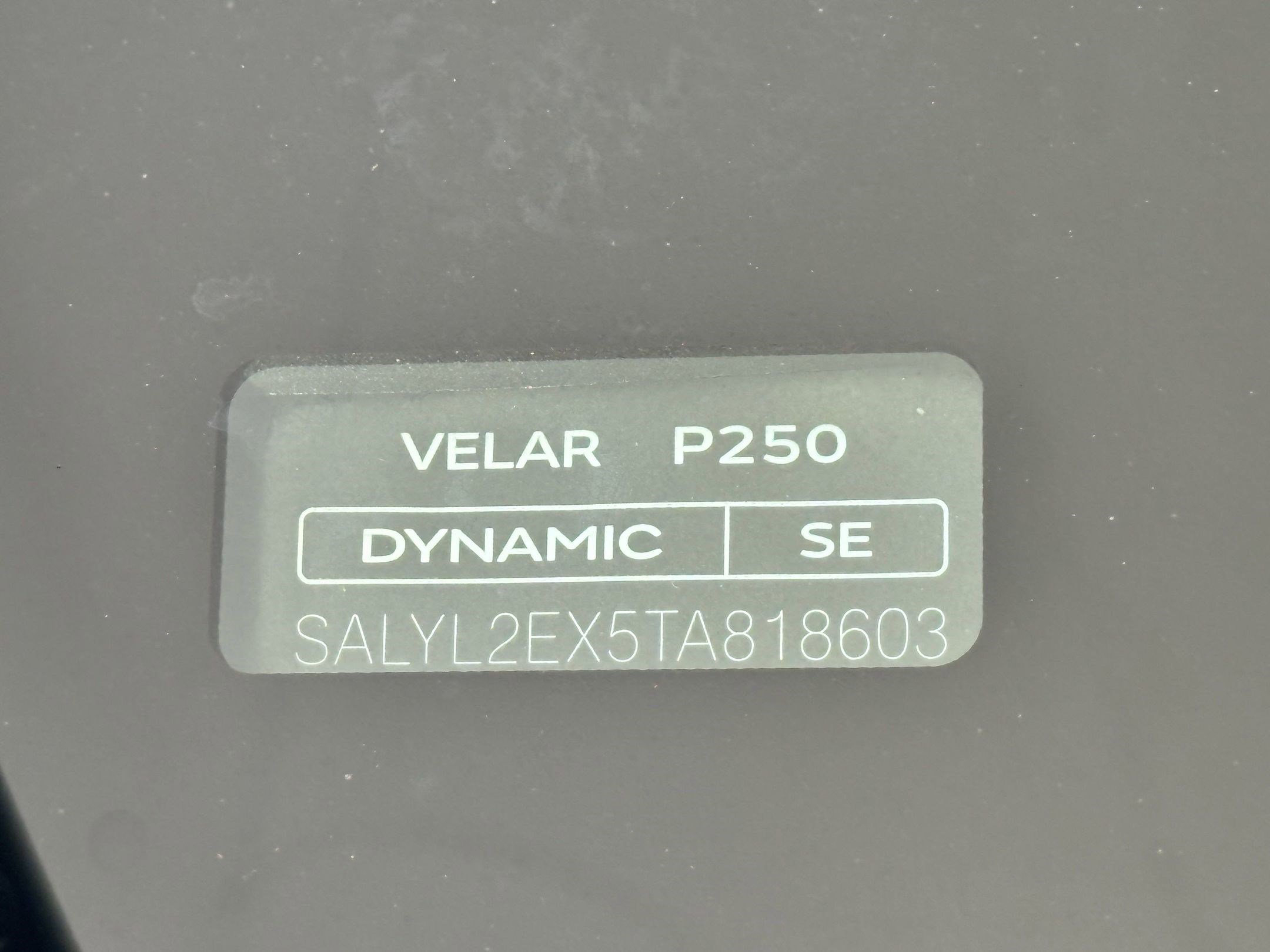New 2026 Land Rover Range Rover Velar Dynamic SE image 17