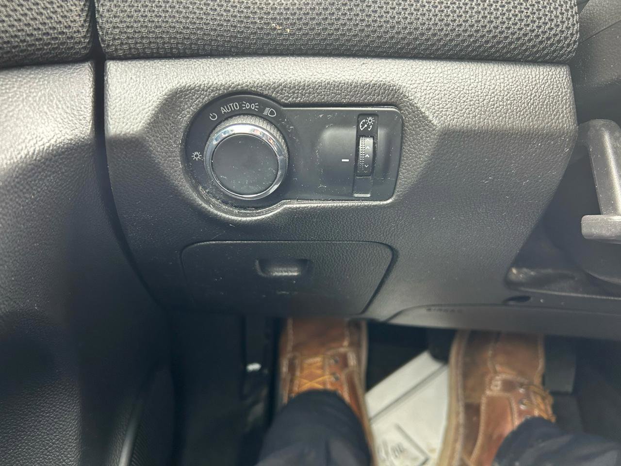 Used 2014 Chevrolet Cruze LT FWD image 27