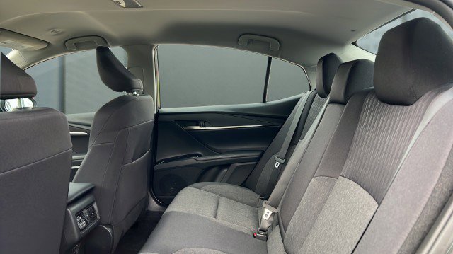 Used 2025 Toyota Camry LE image 7
