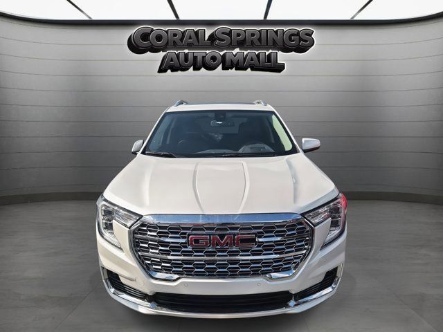 Used 2023 GMC Terrain Denali image 2