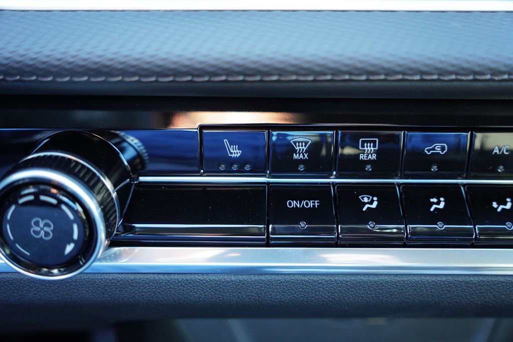 New 2026 Chevrolet Equinox LT w/ Safety and Technology Package FWD image 14