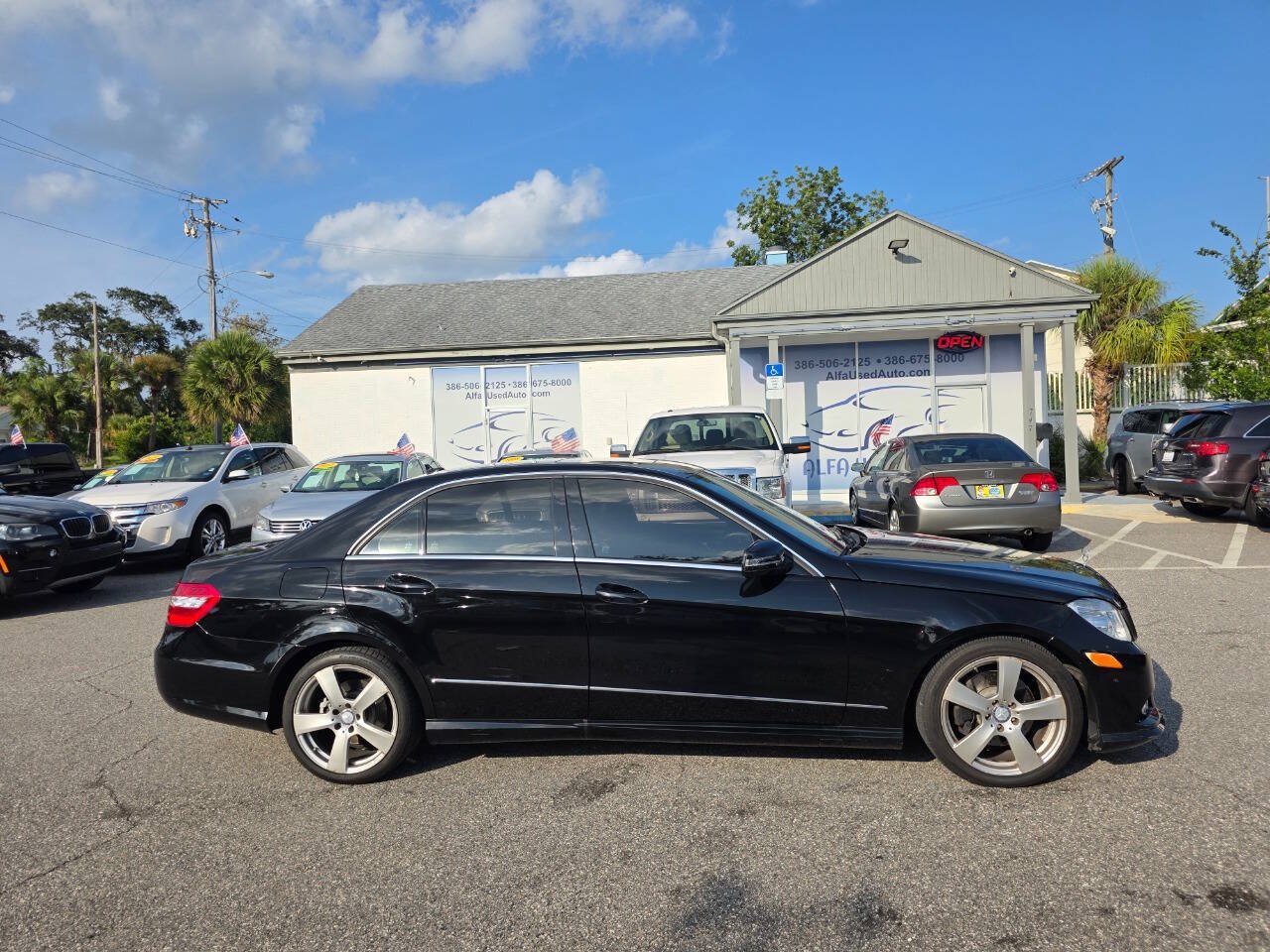 Used 2010 Mercedes-Benz E 350 Sedan image 3