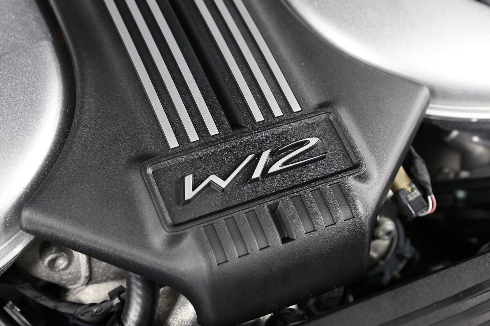 Used 2024 Bentley Flying Spur W12 image 37