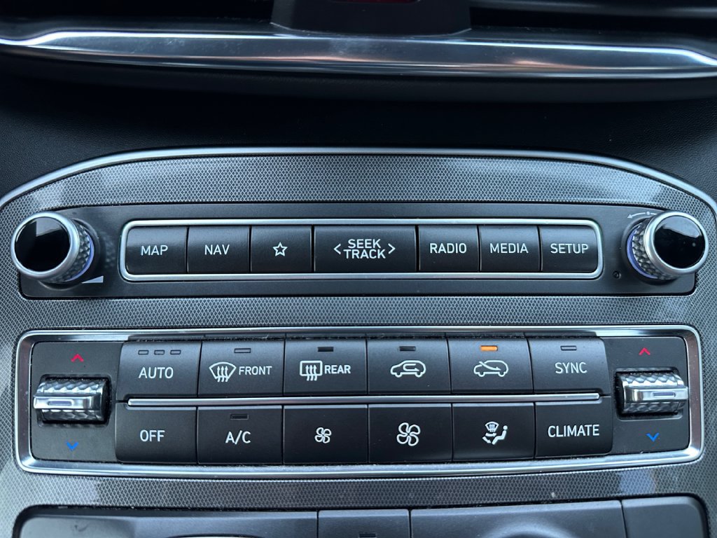 Used 2023 Hyundai Santa Fe Calligraphy FWD image 17