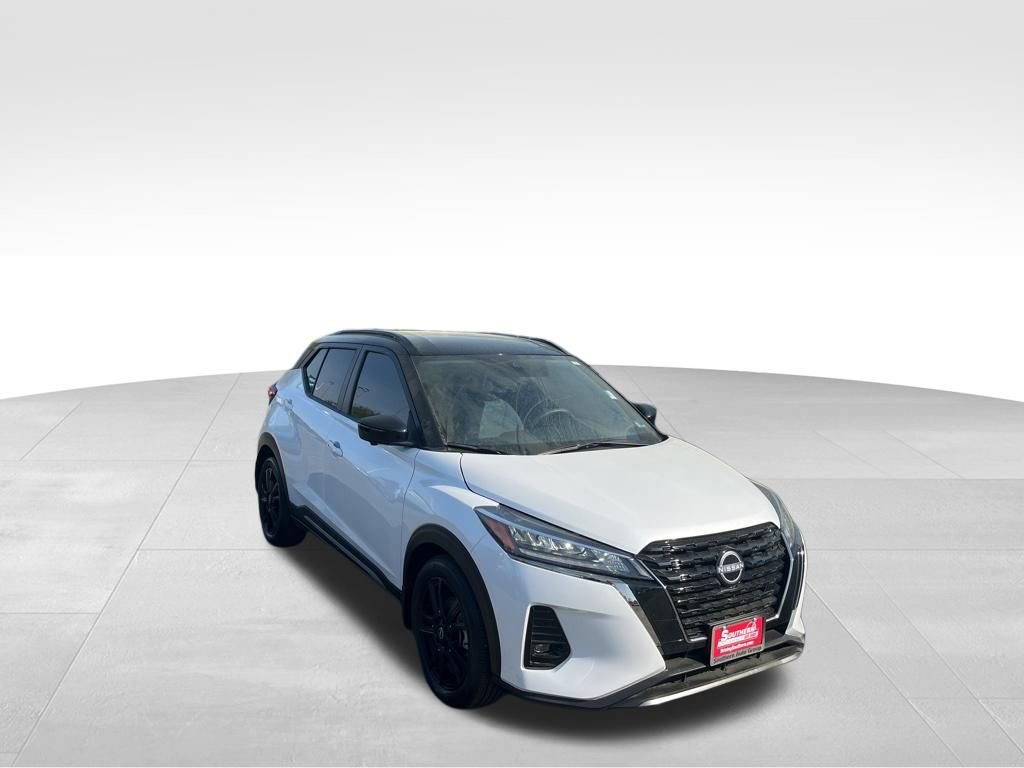 Used 2023 Nissan Kicks SR w/ SR Premium Package image 26