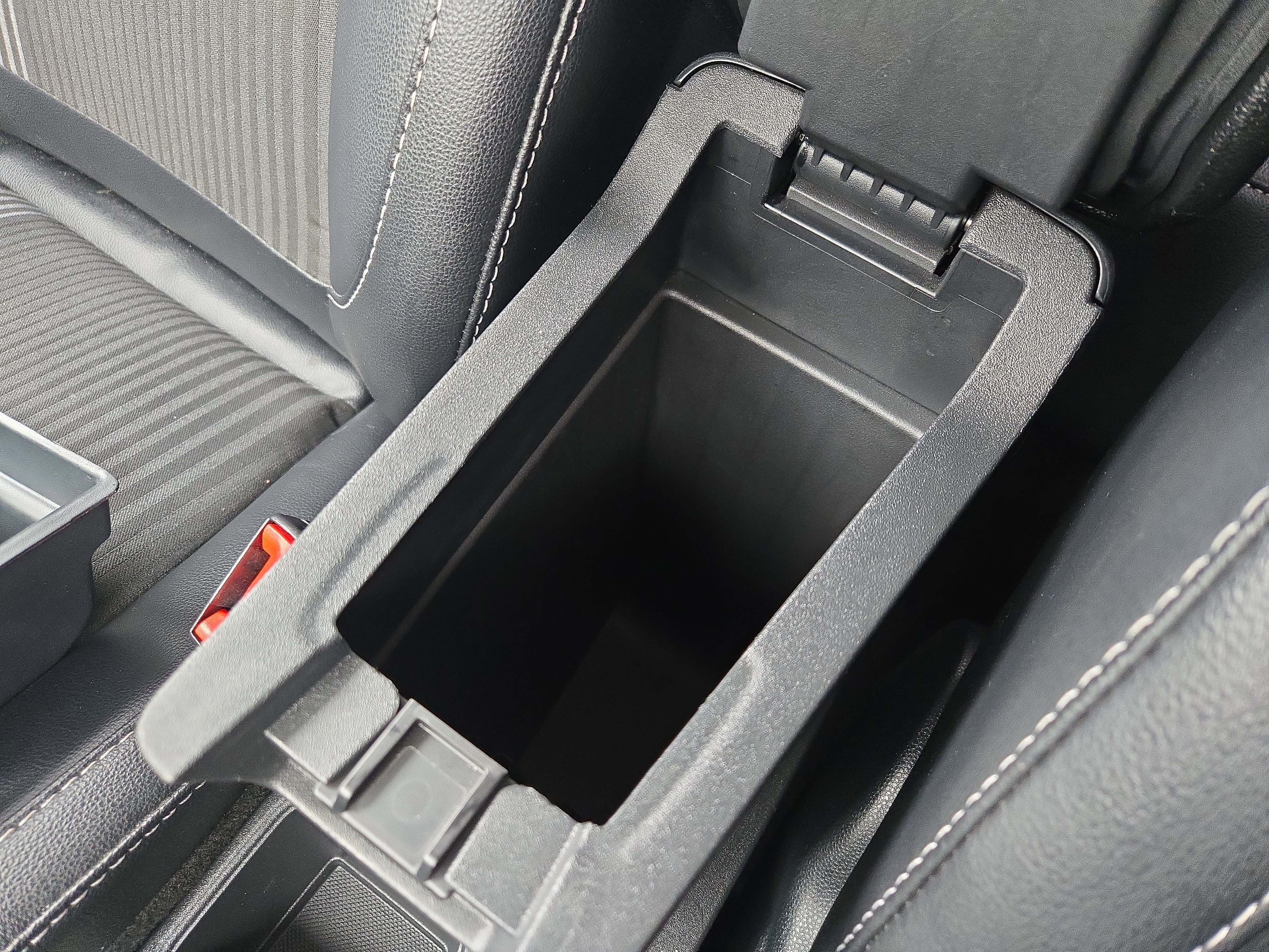 Used 2019 Ford EcoSport SES image 22