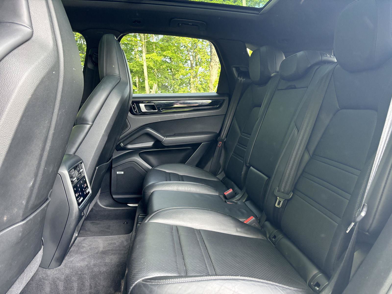 Used 2019 Porsche Cayenne w/ Premium Plus Package AWD/4WD image 31