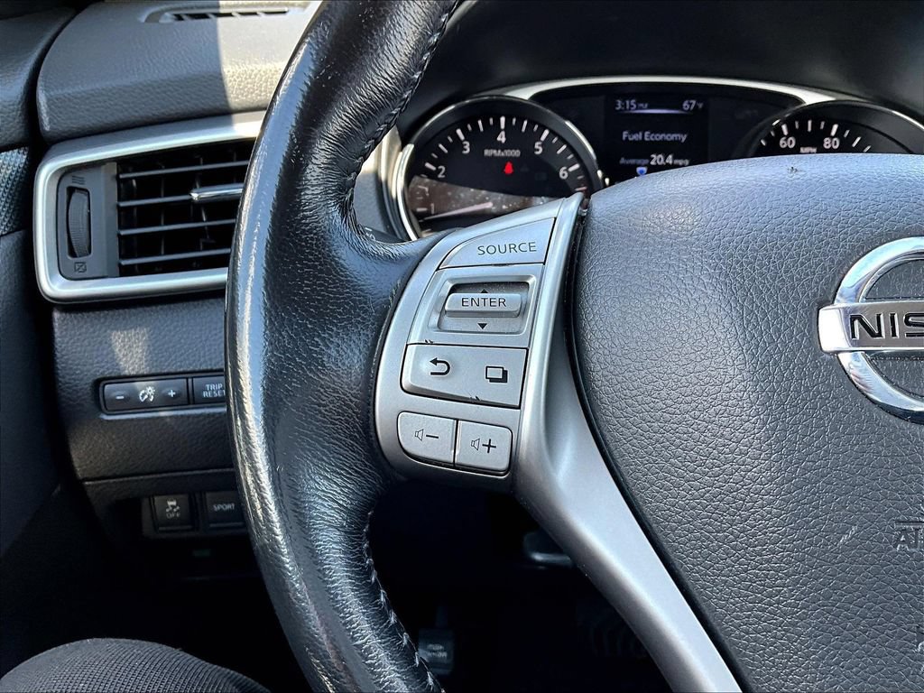Used 2016 Nissan Rogue SL AWD/4WD image 15