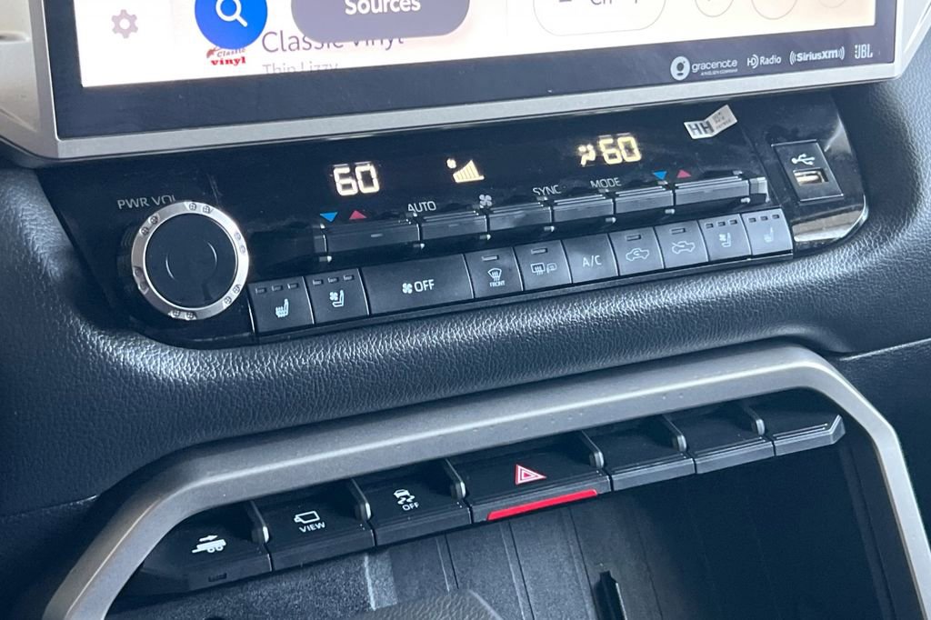 Used 2024 Toyota Tundra Limited image 23