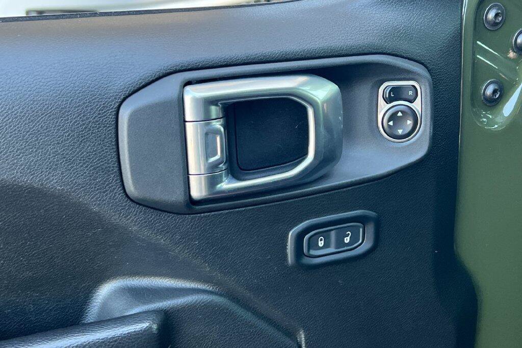 Used 2023 Jeep Gladiator Mojave w/ Cold Weather Group AWD/4WD image 11
