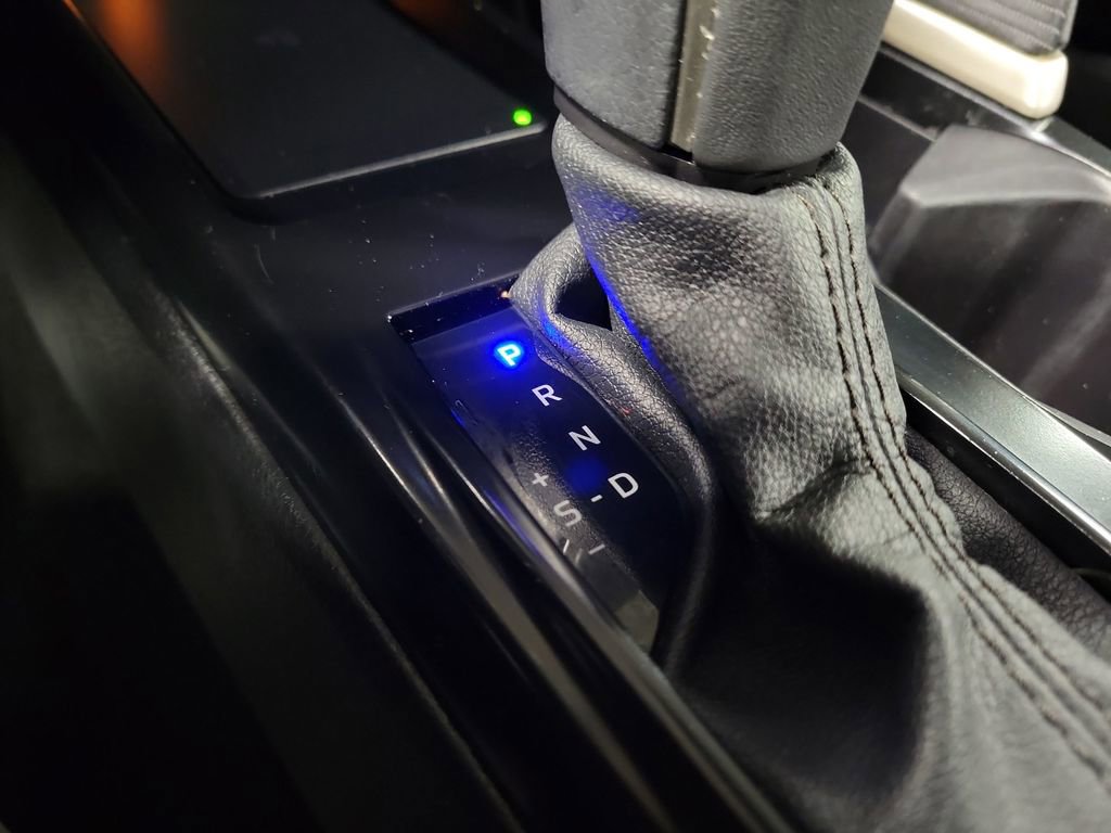 Used 2025 Toyota Camry SE image 16