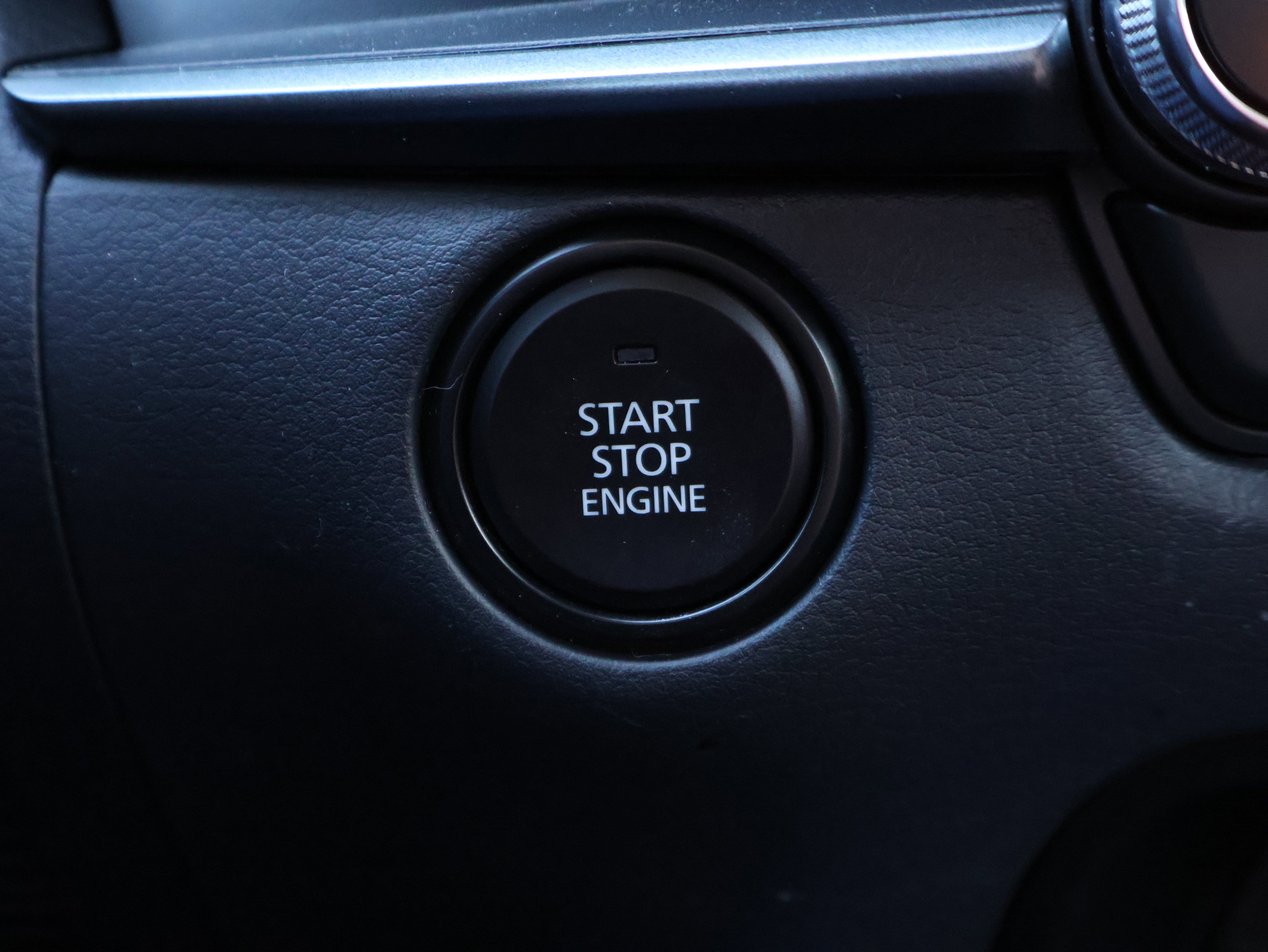 Certified 2025 MAZDA CX-30 Carbon image 31