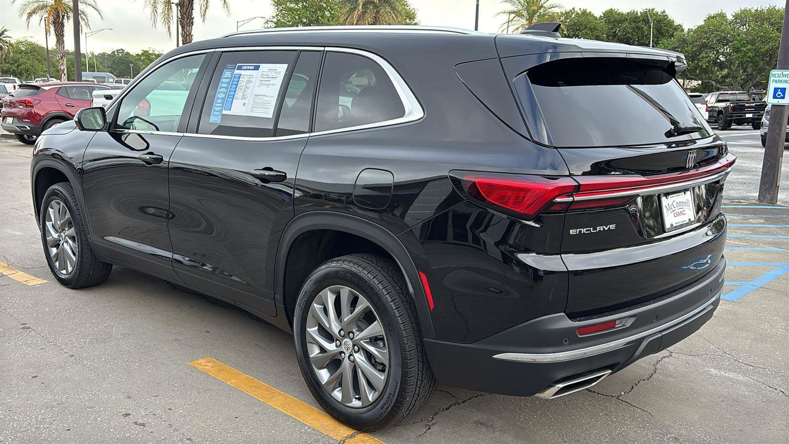 Certified 2025 Buick Enclave Preferred FWD image 5