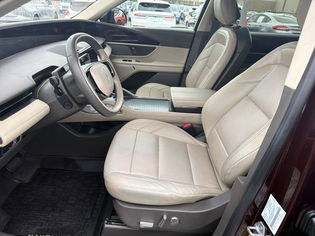 Used 2024 Lincoln Nautilus Premier image 14