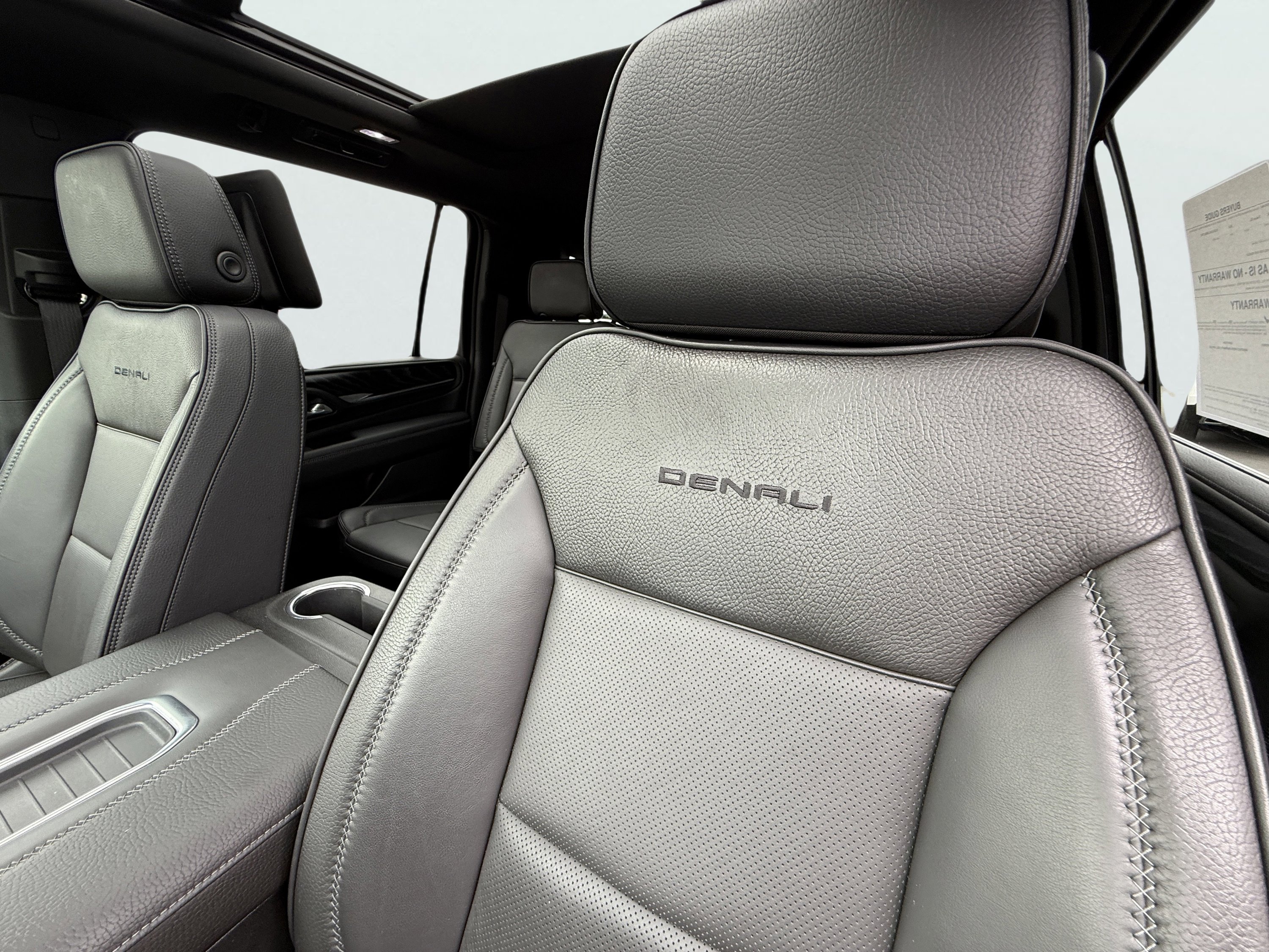 Used 2024 GMC Yukon XL Denali w/ Advanced Technology Package image 38