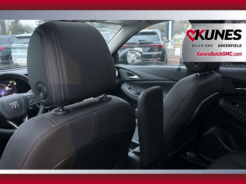 New 2026 Buick Encore GX Avenir w/ Avenir Convenience Package image 33