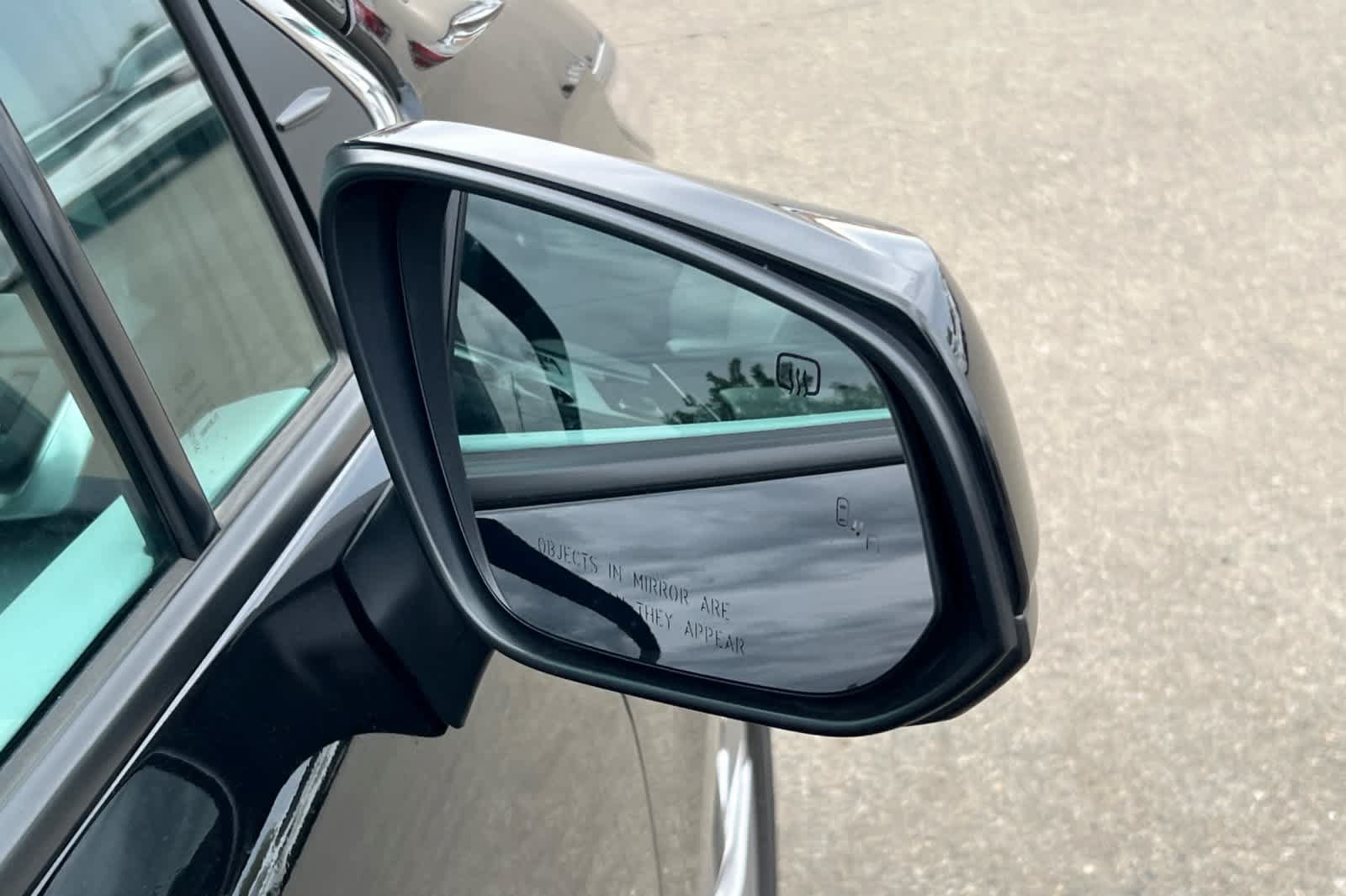Certified 2025 Toyota Sienna LE FWD image 19