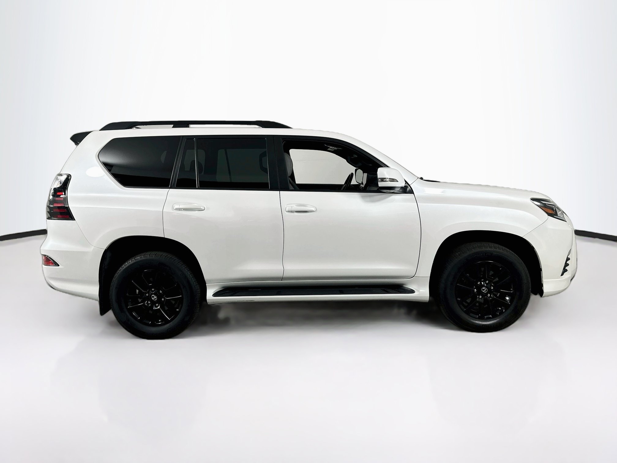 Used 2023 Lexus GX 460 w/ Black Line Special Edition AWD/4WD image 4