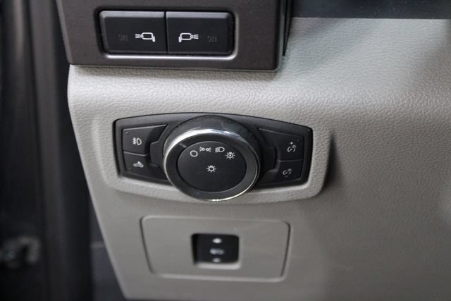 Used 2015 Ford F150 XLT w/ Equipment Group 302A Luxury AWD/4WD image 13