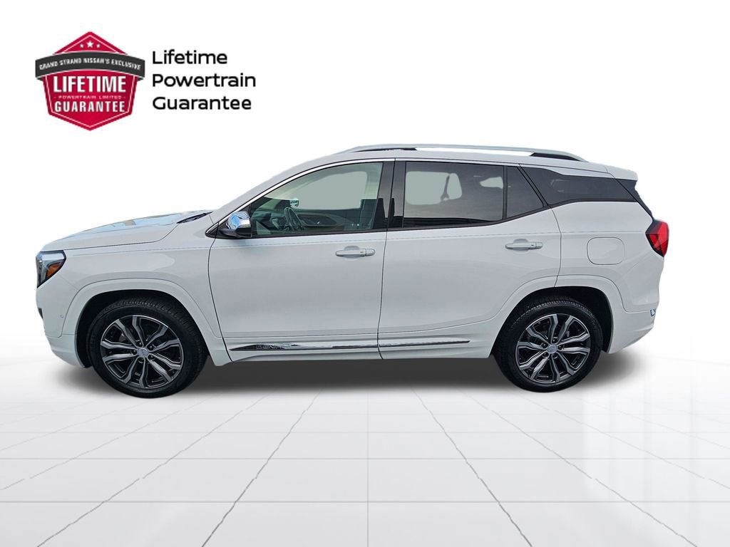 Used 2020 GMC Terrain Denali w/ Denali Premium Package FWD image 2