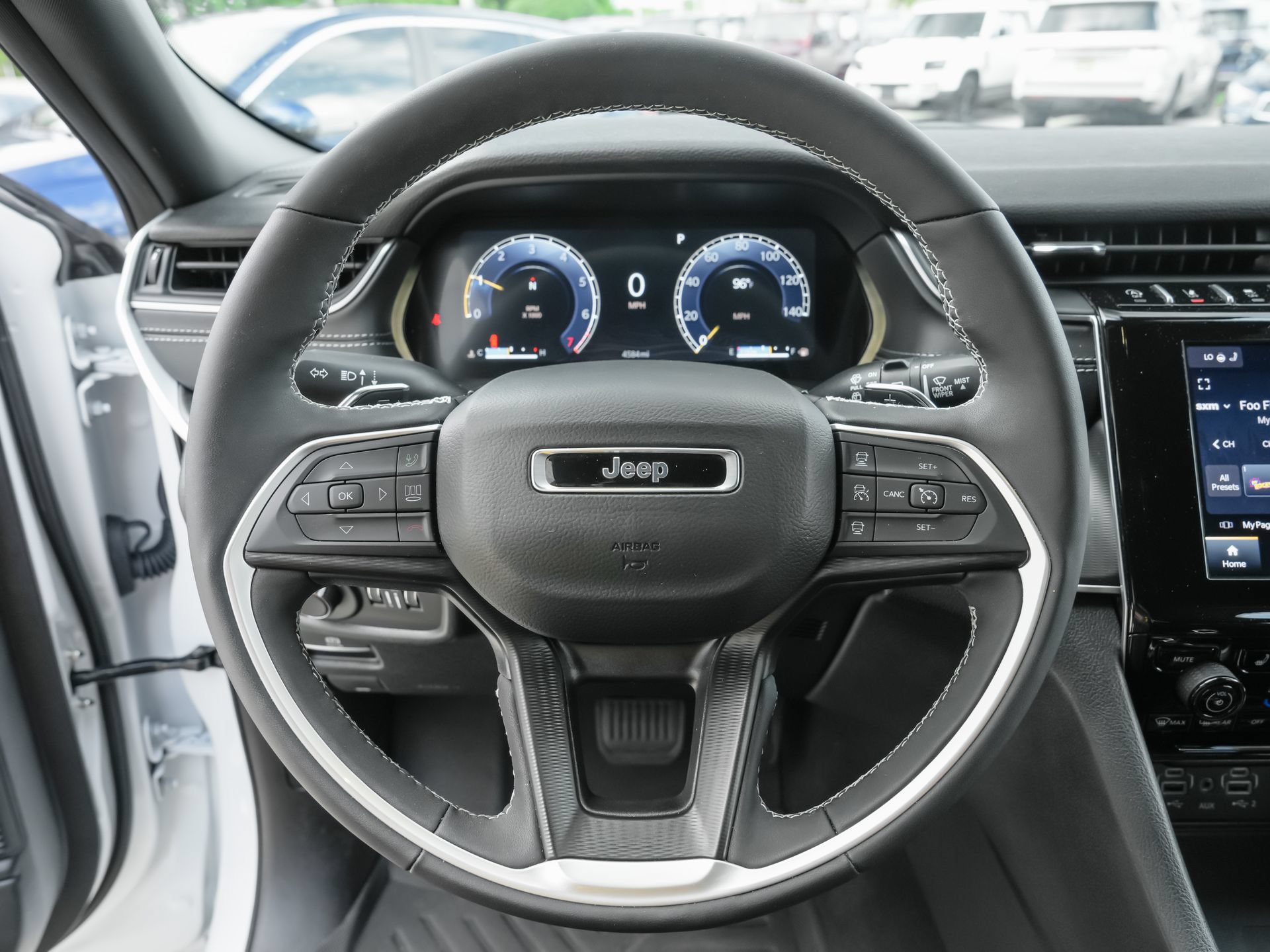 Used 2025 Jeep Grand Cherokee Altitude RWD image 20