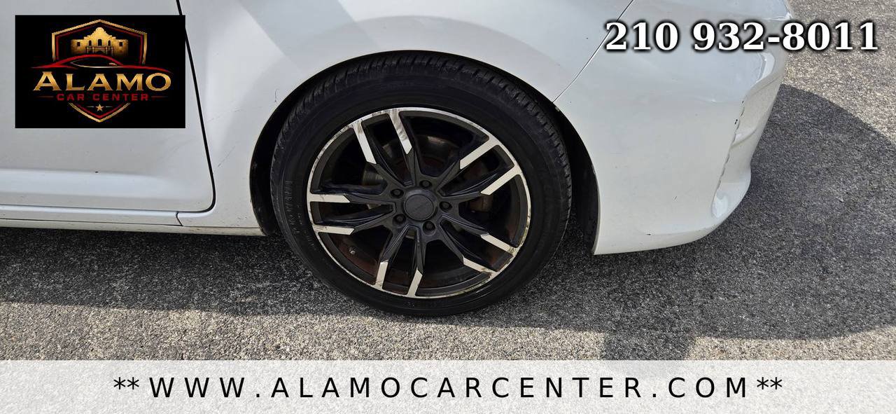 Used 2014 Scion xB FWD image 13