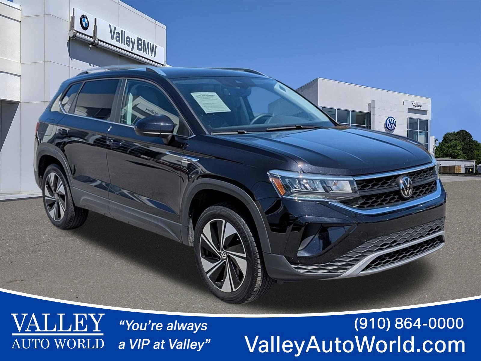 Used 2024 Volkswagen Taos SE AWD/4WD image 1