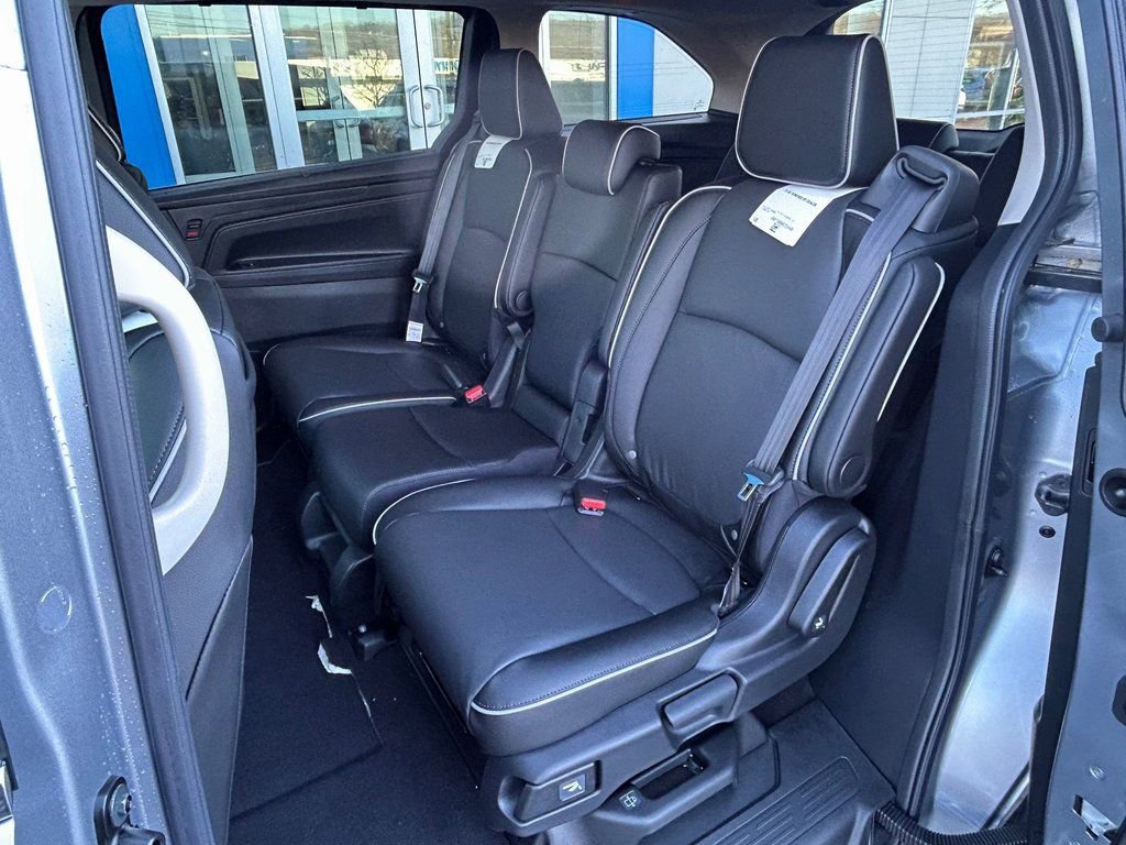 New 2026 Honda Odyssey Touring image 16