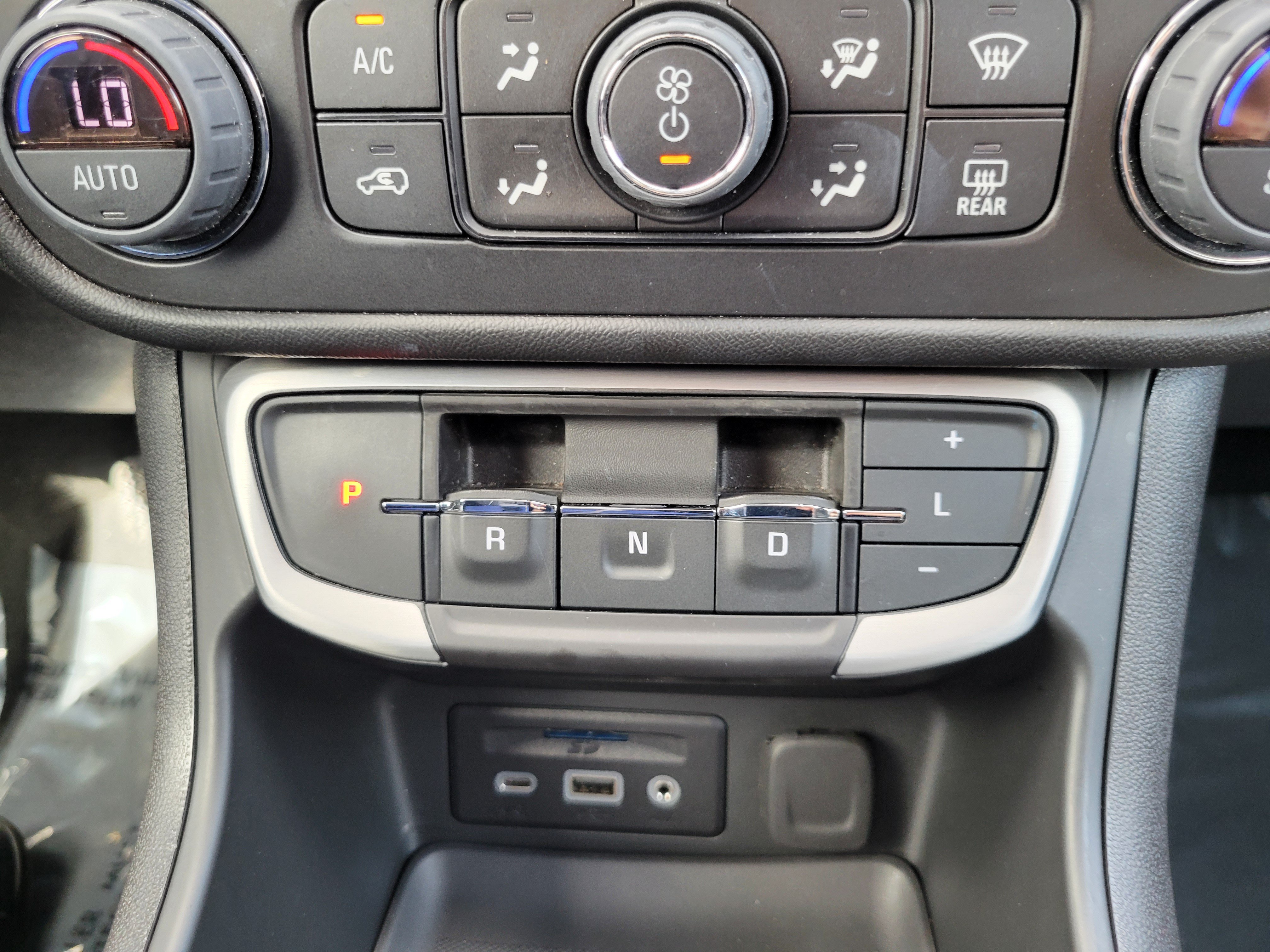 Used 2023 GMC Terrain SLT w/ Tech Package FWD image 24