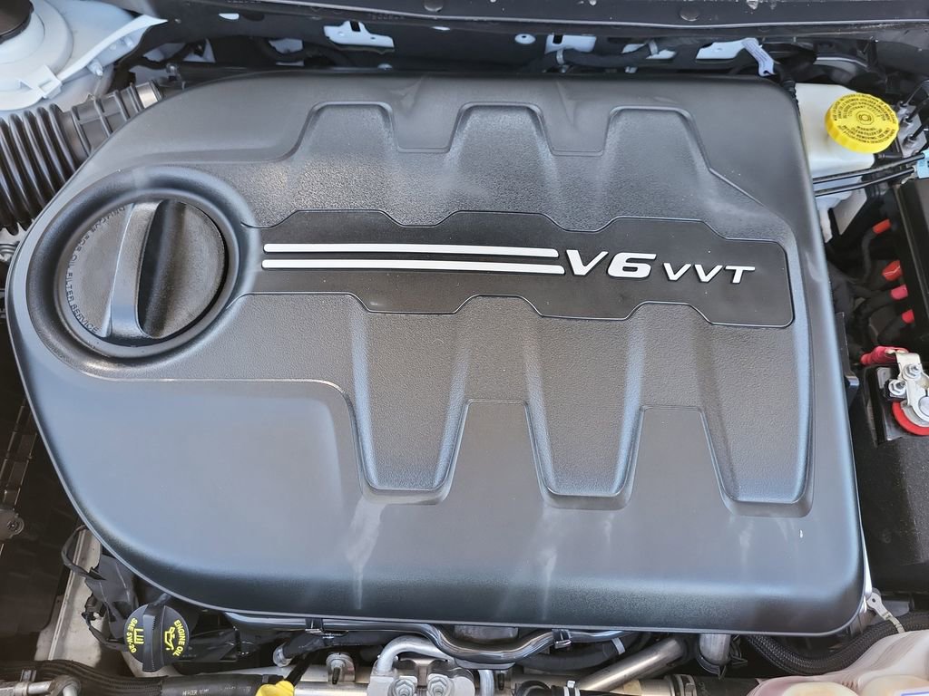 Used 2022 Jeep Cherokee Limited w/ Elite Package AWD/4WD image 15