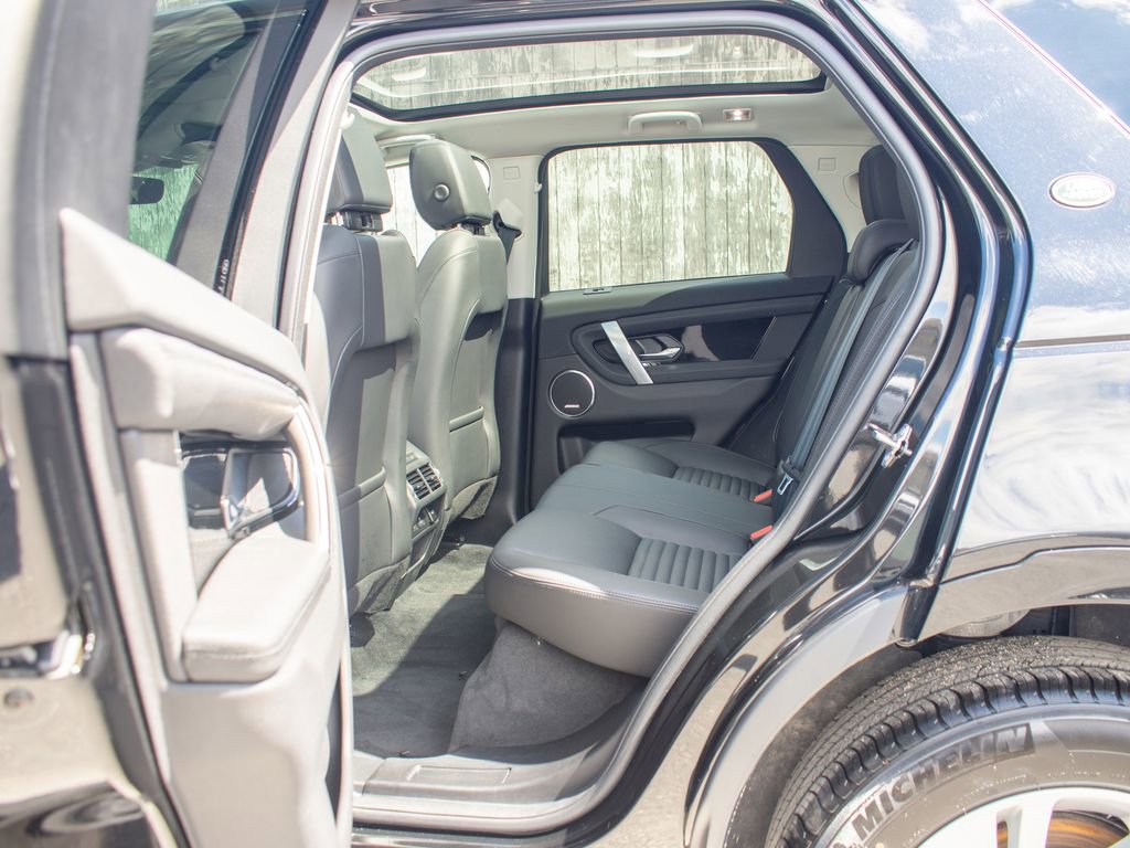 Used 2025 Land Rover Discovery Sport S image 34