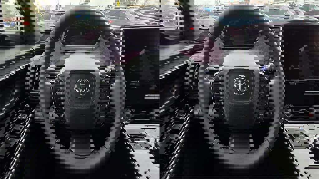 Used 2025 Toyota bZ4X XLE image 12