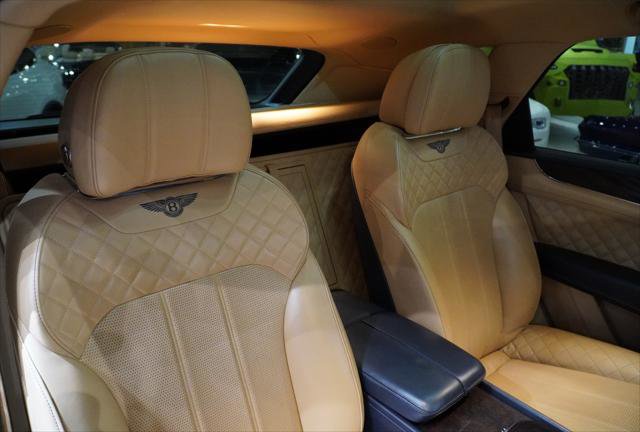 Used 2017 Bentley Bentayga image 26