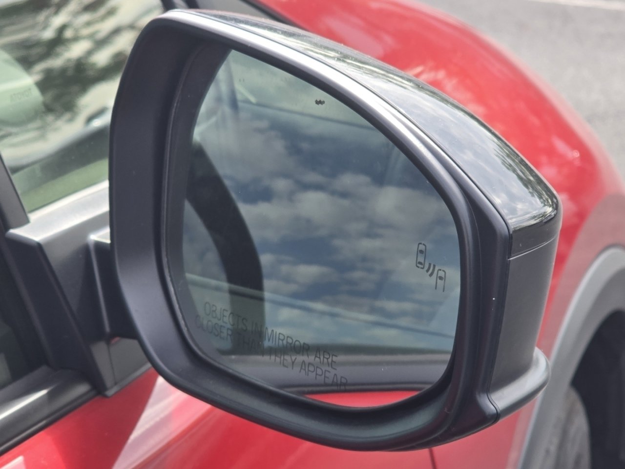 Used 2025 Toyota Prius LE FWD image 18