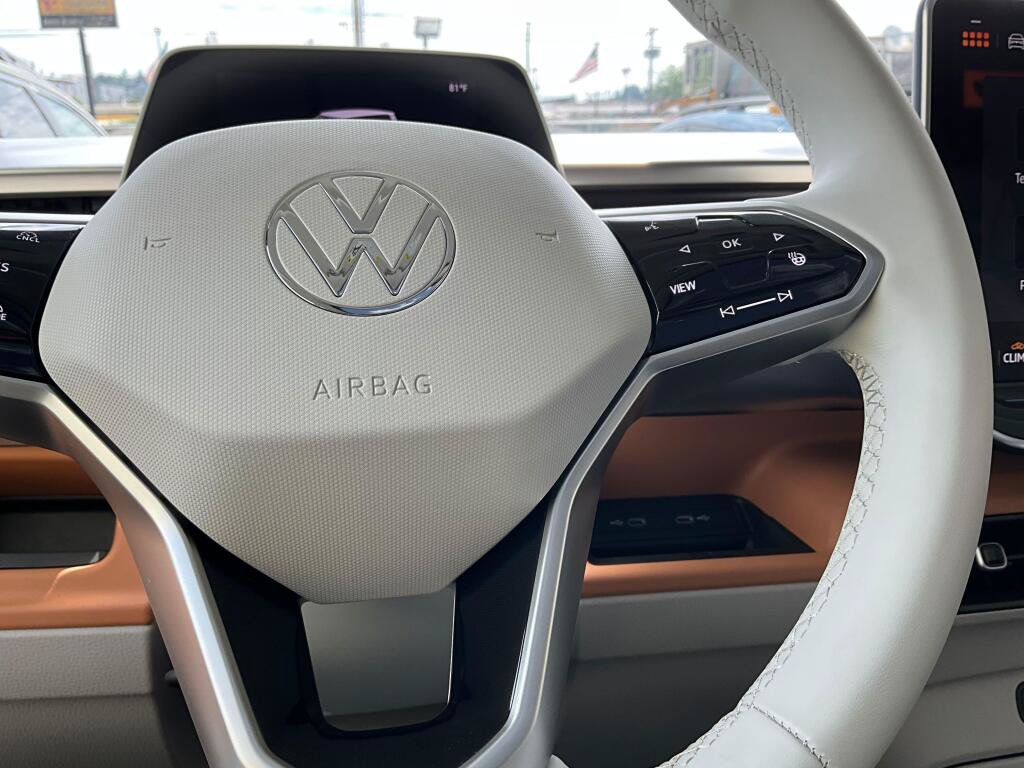 New 2025 Volkswagen ID. Buzz 1st Edition AWD/4WD image 23