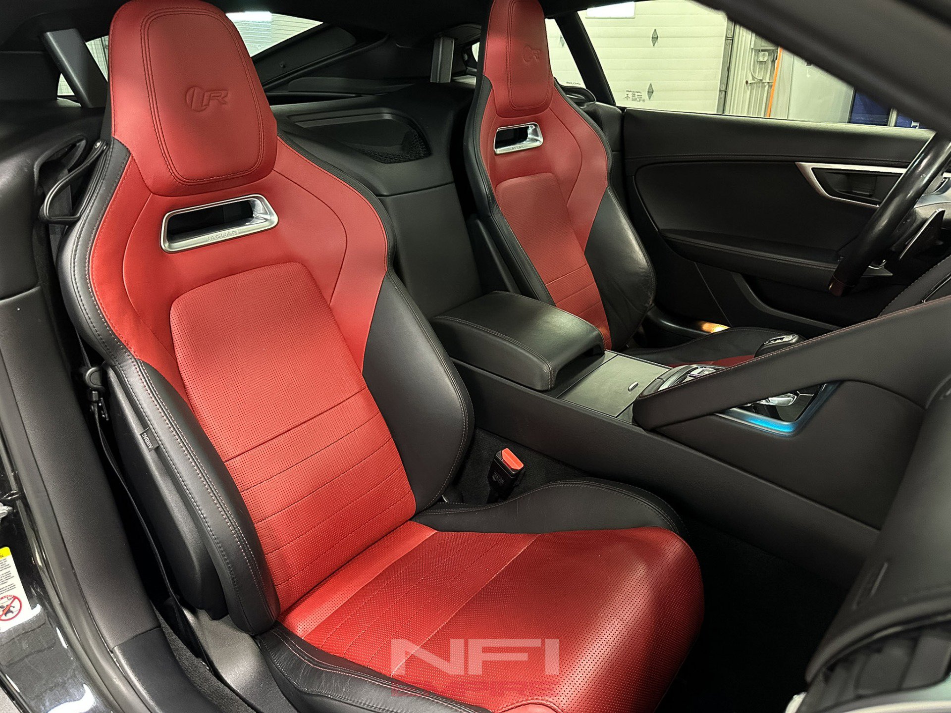 Used 2018 Jaguar F-TYPE R AWD/4WD image 37