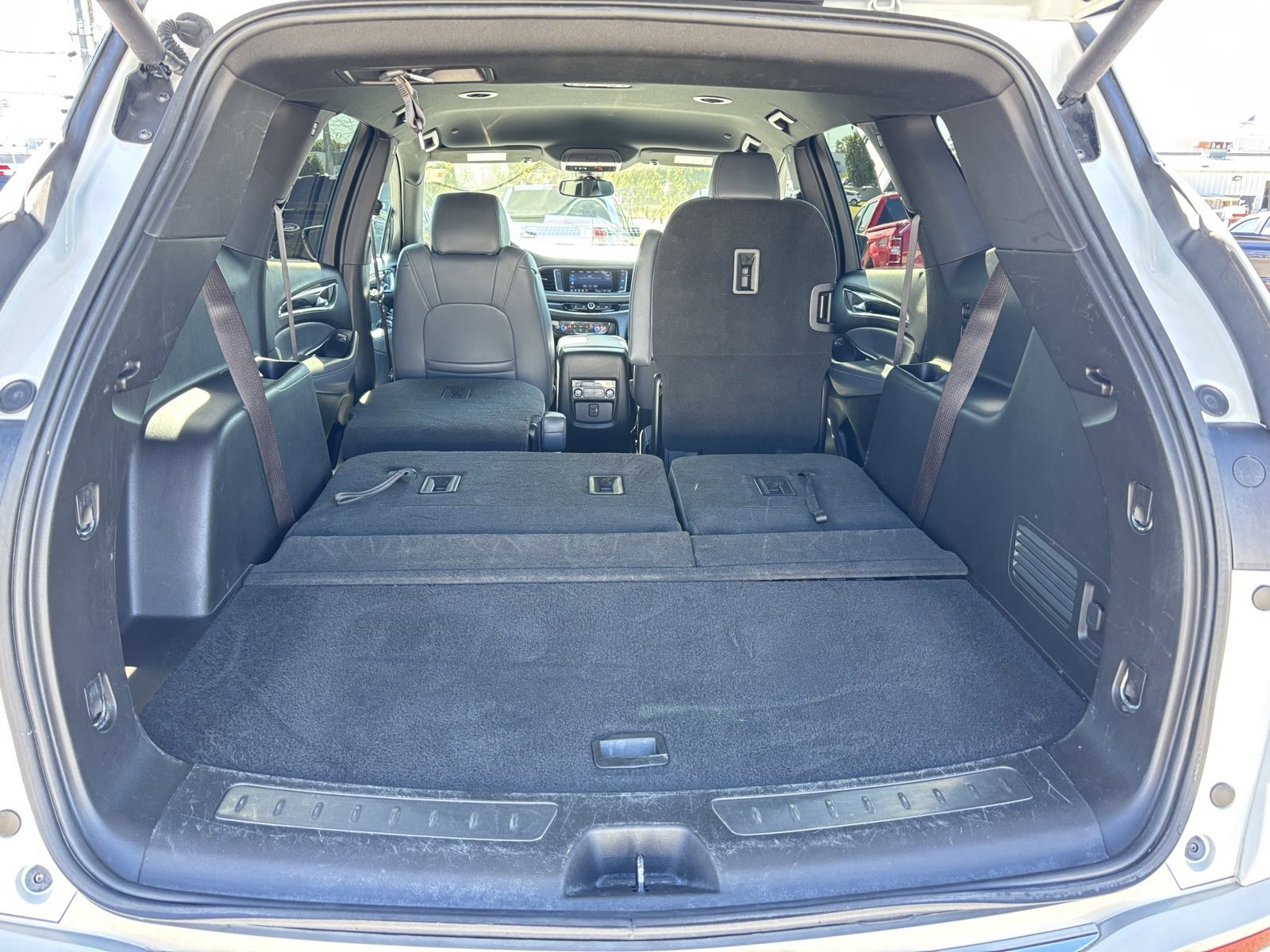 Used 2023 Buick Enclave Essence image 20