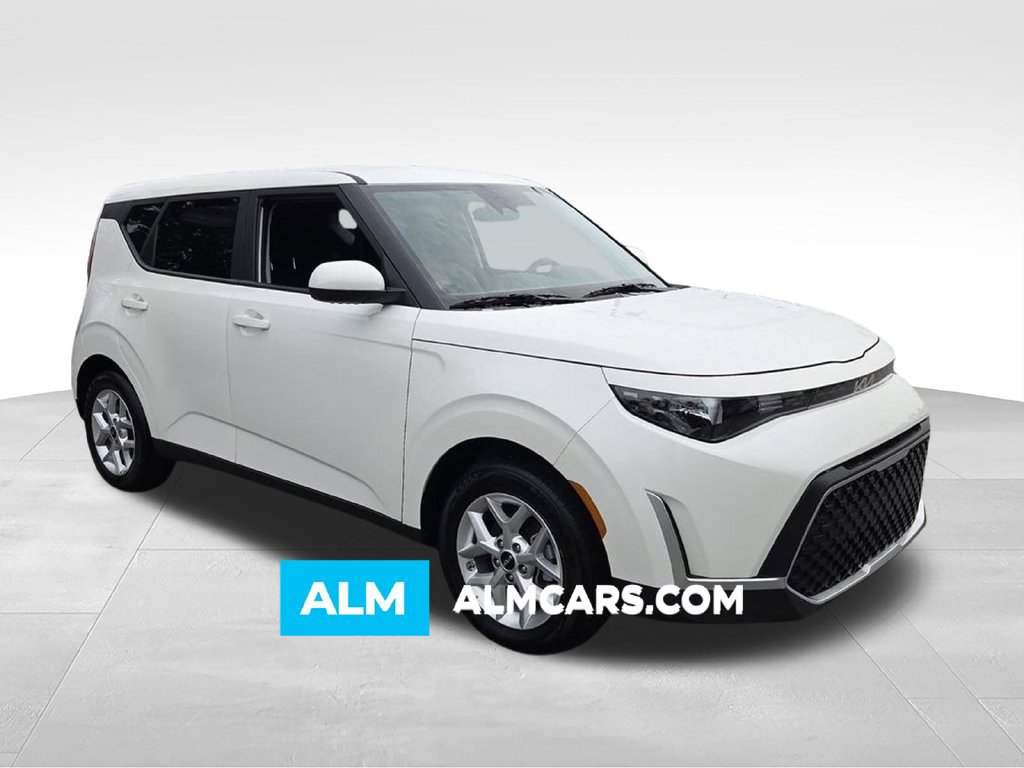 Used 2025 Kia Soul LX w/ LX Technology Package FWD image 1