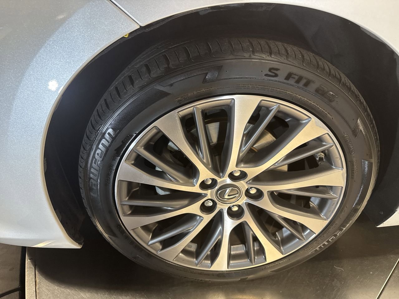 Used 2019 Lexus ES 350 F Sport image 10
