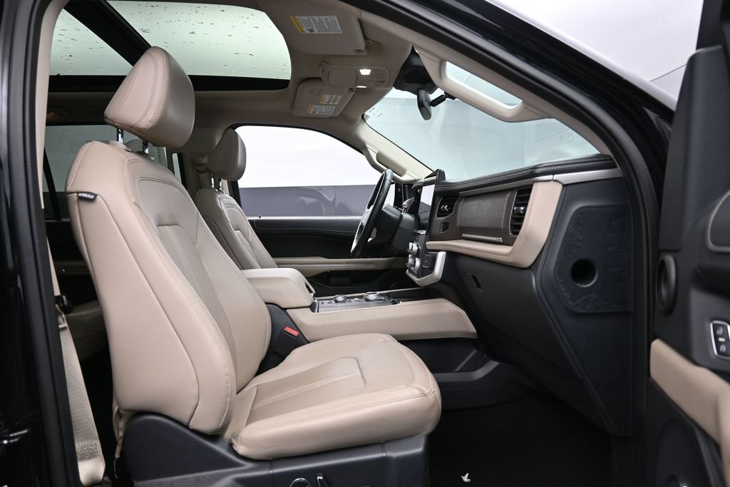 Used 2024 Ford Expedition Limited AWD/4WD image 31